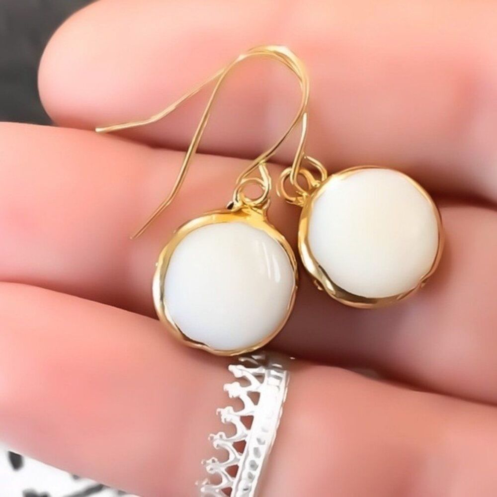 Genuine Mother of Pearl Earrings NWT/USA